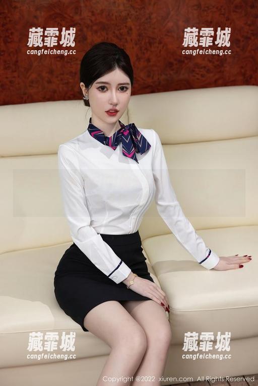 秀人网-黄婧GIGI 秀人网 - 黄婧GIGI的浴室精选:我纯粹是来看热闹的。