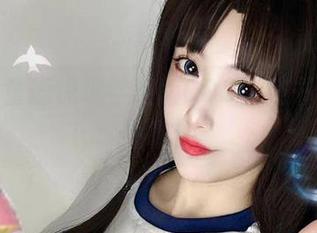 章鱼小童谣惊现学姐版COS，连书本都想偷瞧！