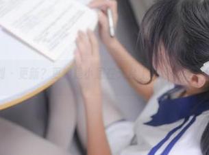 紧急企划 – 更新？更像是小恩在天台上写诗，随意且有趣。