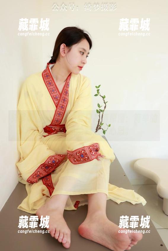 绮梦摄影 - 蔡蔡的夏日高清原图：简单的日子里却总能藏点小心思。