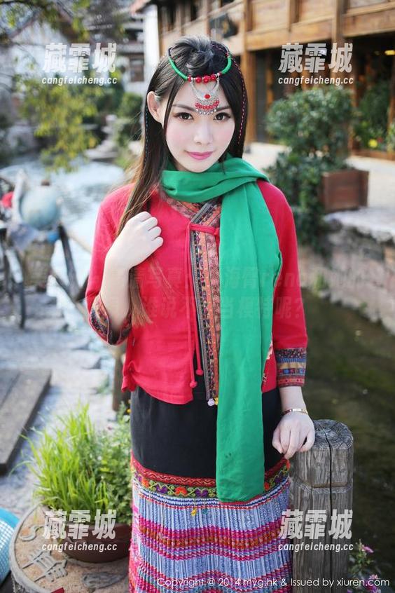 美媛馆-小海臀rena 美媛馆 - 高清写真:小海臀rena和她的眼镜,谁说不能当模特呢?