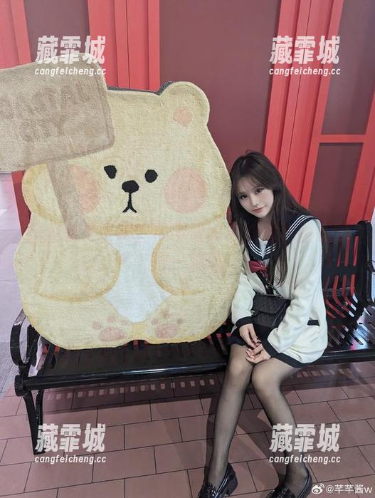 芊芊酱w 是我眼花了吗?芊芊酱w最新婚纱图册值得一瞧哦