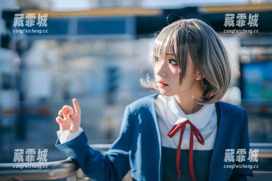 花柒Hana 花柒Hana在灰丝中——这是个免费合集,有点无聊但又让人放松。