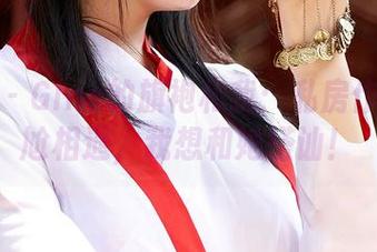 蜜桃社 – Gina的旗袍和我：私房作品的尴尬相遇，我想和她搭讪！