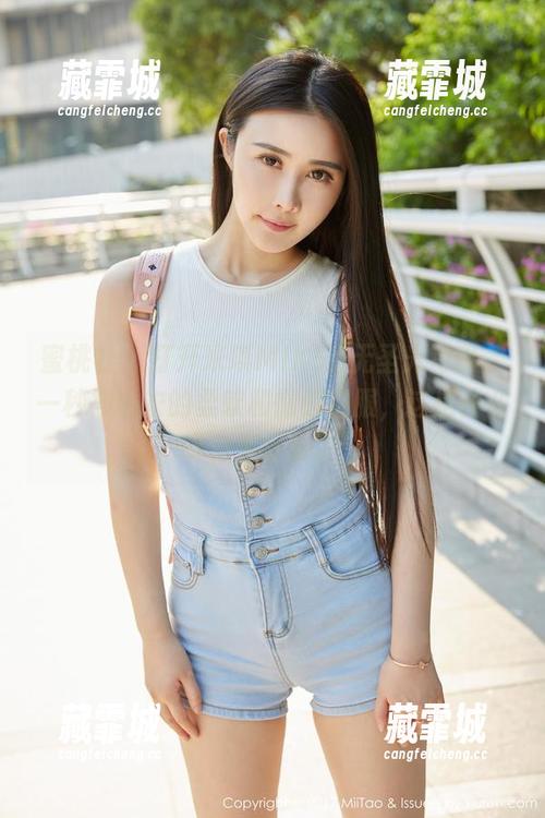 蜜桃社-米琪MIKI 蜜桃社 - 打开米琪MIKI的无圣光写真,一秒被睡衣的柔软和慵懒征服,这是什么呀,太舒服了!