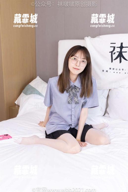 袜啵啵 - 在线查看稚予的泳衣作品，真的很清爽，但是想说，她肚子上那抹肌肤又不自觉多看了几眼……