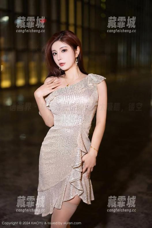 语画界-林子遥 语画界 - 林子遥更新的美图太吸睛,镂空细节让我恍惚了。