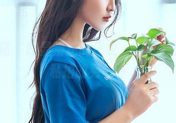 轰趴猫 – 略显叛逆的皮衣，Ellie艾栗栗私拍的另一面
