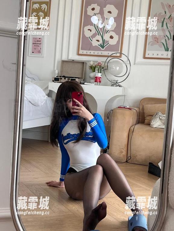 阿薰kaOri的万圣节，是在做写真还是在玩火？快来分享这刺激的画面