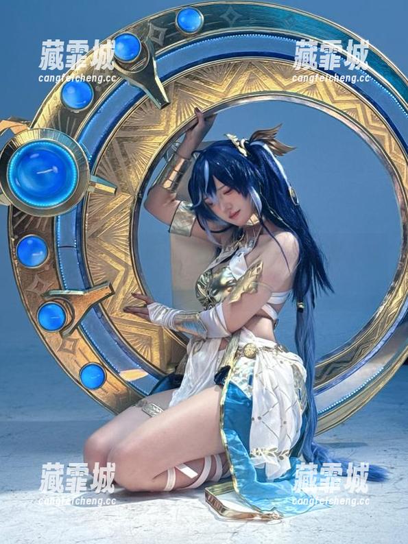 赞叹不已——阿薰kaOri的露背毛衣合集，免费提供，看别人穿给你瞧！