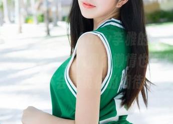 魅妍社 – 原图里，Abby李雅的运动态度像是在和我说，就算偶尔懒惰也要优雅，资源不会辜负你的期待。